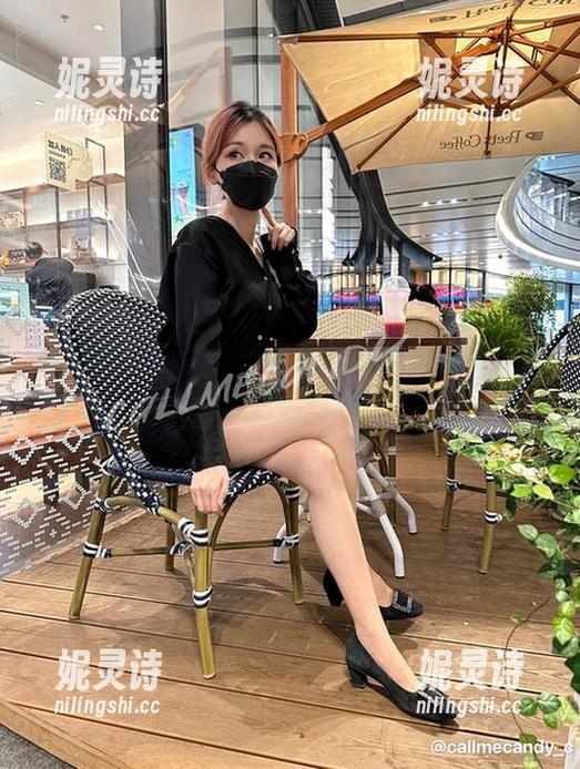 微密圈 - Callmecandy的丝袜全集，呃…就这么一双？