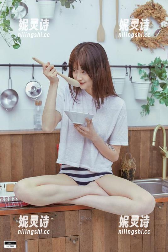 让人心浮气躁的短裙，GMS(고말숙)高清写真集，似乎把一切都放得刚刚好。