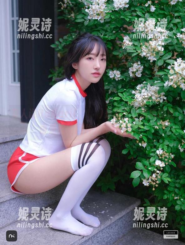 有人说HaNari(하나리)是女王，荒唐的理由是她的图片太霸气在线！