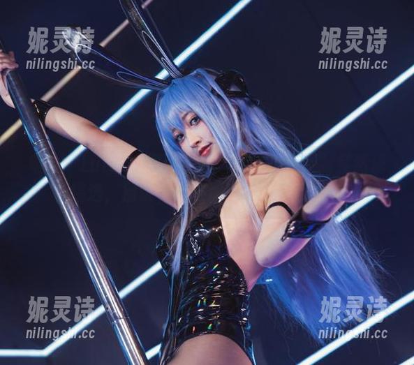 Luisa_零纱 喔?“Luisa_零纱”的“喜多川海梦”竟然成了精选,别说,我还被这气氛吸引住了。
