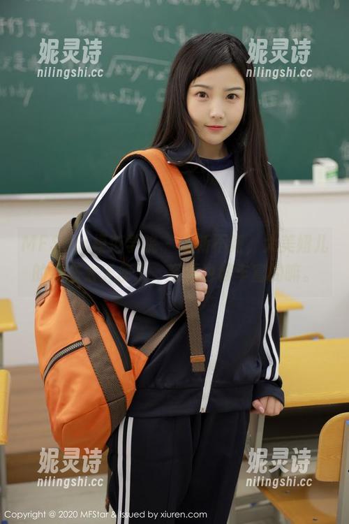 MFStar模范学院 - 说新不新，大美妞儿的姿态太天使了，资源也够丰富的嘛。