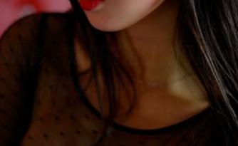 PANS摄影 - 琪琪在浴缸的写真，水流声伴随着我的小思绪。