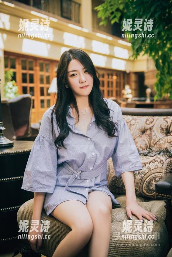 TouTiao头条女神 - 冯雪娇办公室的美图合集：同事是隐形的，有钱的梦想家