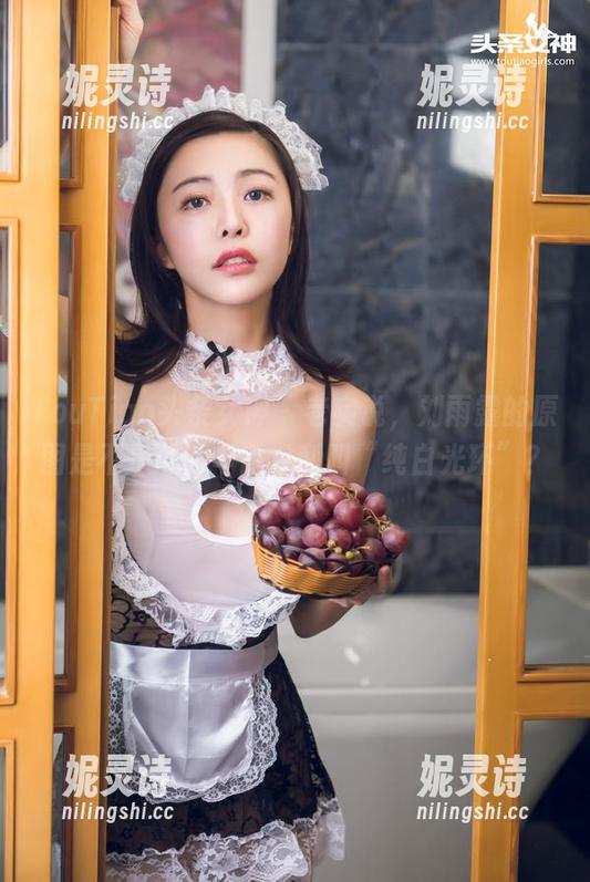 TouTiao头条女神-刘雨露 TouTiao头条女神 - 老实说,刘雨露的原图是不是可以申请专利叫“纯白光环”?