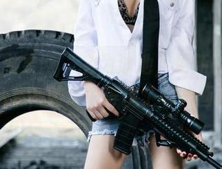 UGirls尤果网 - 名为泳池，更新的王语纯作品集，脑海中浮现了哪些画面？