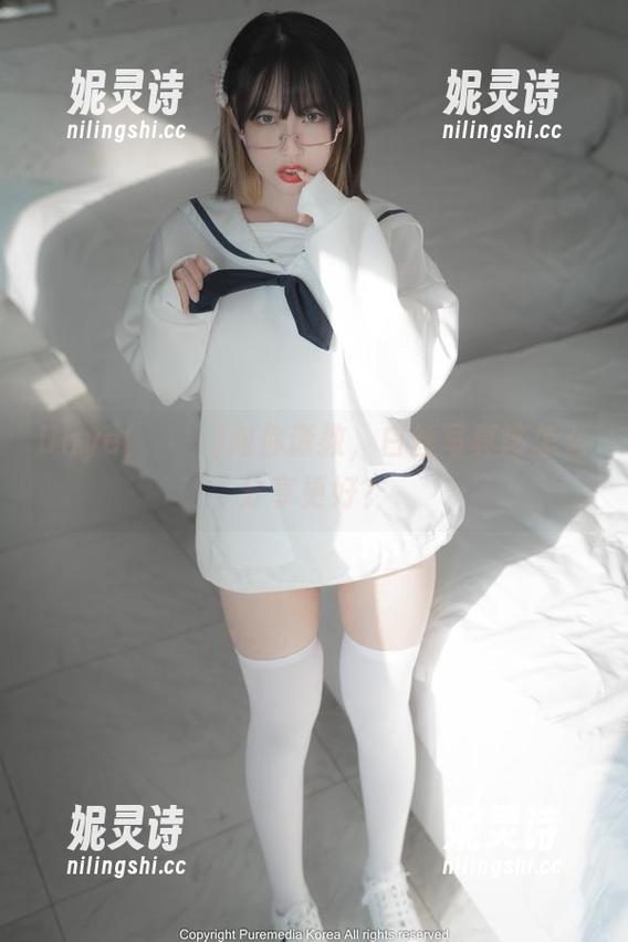 Uhye(이유혜)向你请教，白丝写真该怎么分享更好？