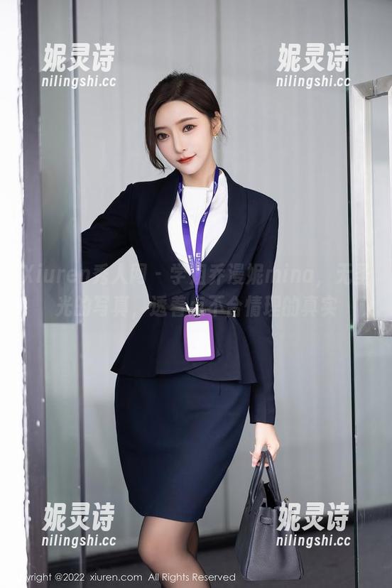 Xiuren秀人网 - 学姐乔漫妮mina，无圣光的写真，透着点不合情理的真实