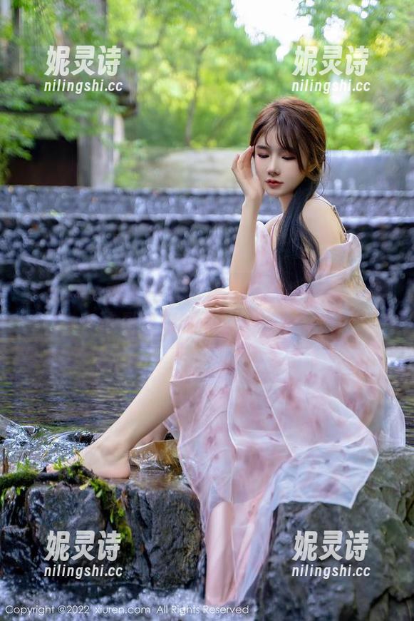 Xiuren秀人网-大美媚京 Xiuren秀人网 - 大美媚京的牛仔裤写真——这是我对时髦的另一种理解吧