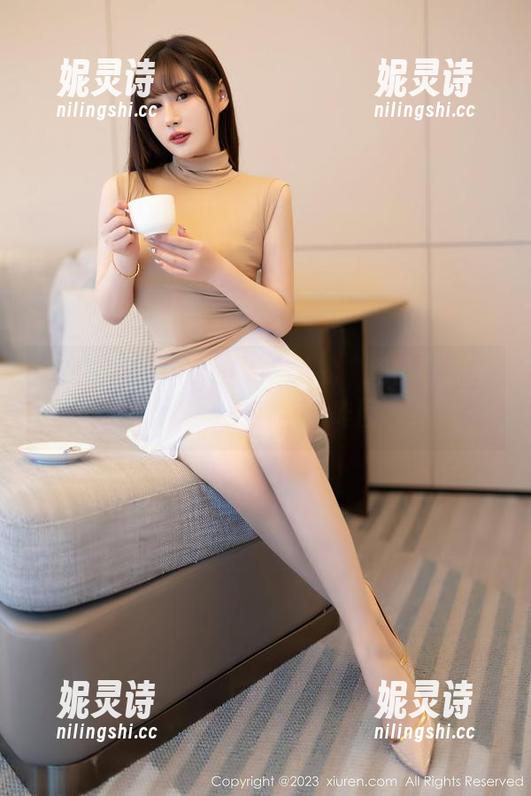 Xiuren秀人网-月酱儿 Xiuren秀人网 - 月酱儿的“肉丝”原图居然让人循环播放,咋回事?