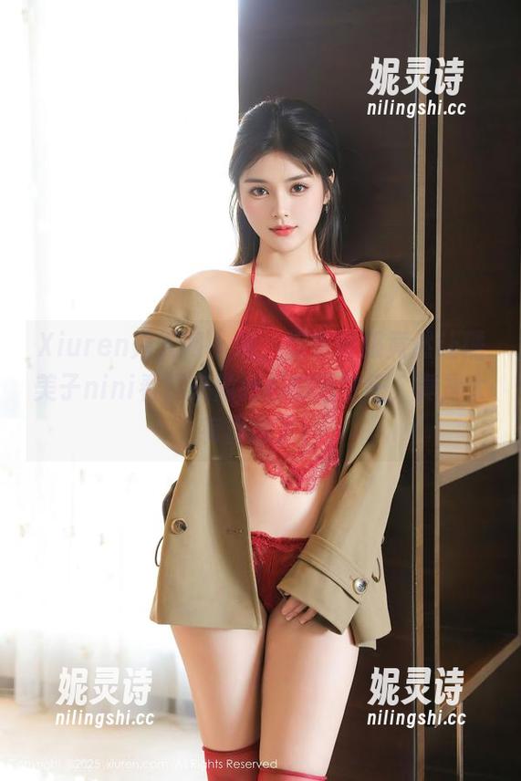 Xiuren秀人网-糯美子nini Xiuren秀人网 - 瞧,这套制服竟然让糯美子nini看起来像我们的班主任,真是太有喜感了!