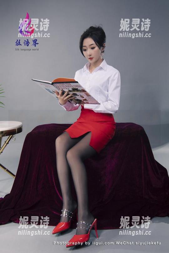 丽柜-潼潼 丽柜 - 潼潼+甜心=原图的魔法公式,赶紧分享给你的好朋友,给她们点亮!