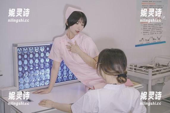 图集中隐藏的圣诞线索，赶快在线来发现云溪溪奶桃的秘密！