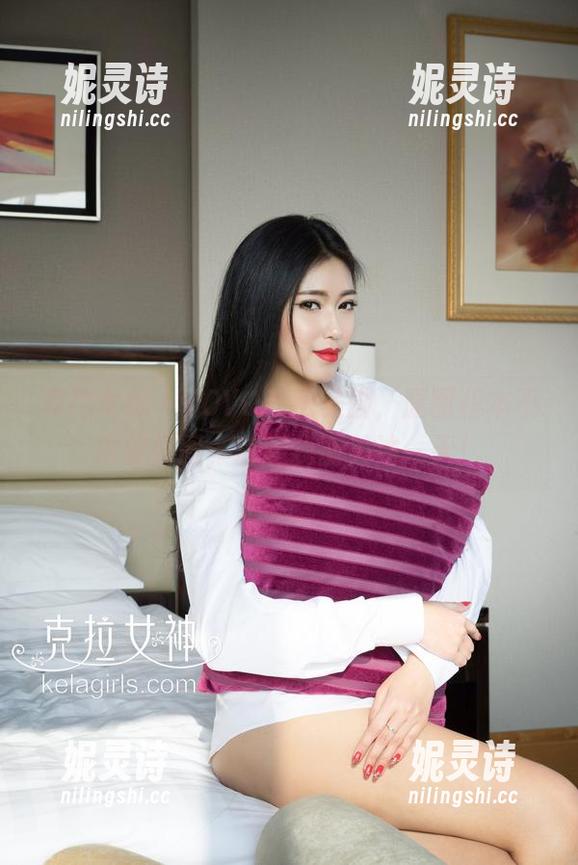 克拉女神 - YOYO私房美脚，原图根本不需要修图，这腿我能关注一天！