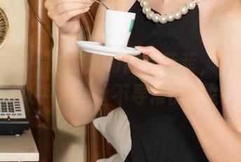 克拉女神 - 原图里的修女菲菲，私房感觉似乎有一丝不寻常的微妙