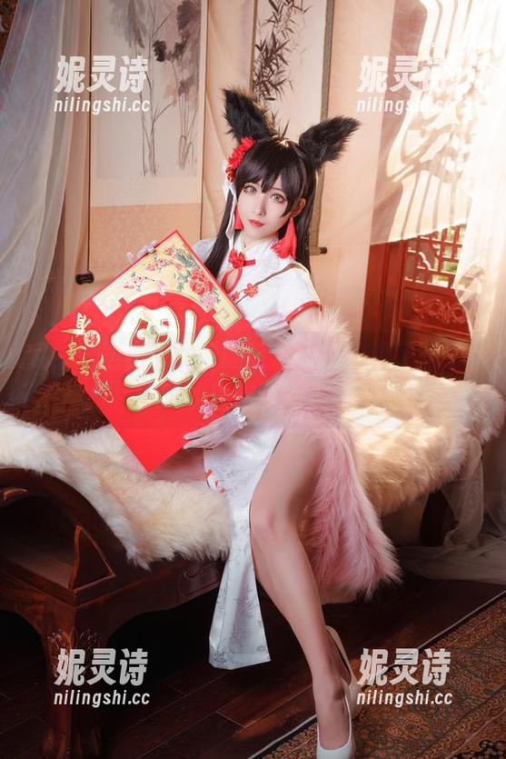 凉凉子 哦,这居家写真中的凉凉子,构建了一个cos的理想空间呢!