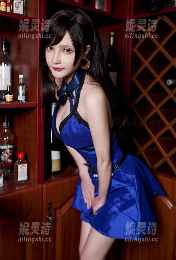 看！千夜未来又换水着了，原图里藏着小秘密，图册还挺丰富的。