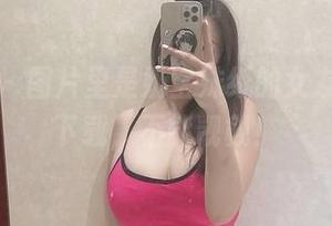 微密圈 - 图片里是奶宝妹纸的女友，只能下载，不能觊觎！