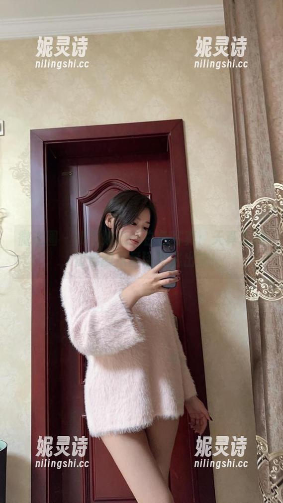 微密圈 - 奶宝妹纸的白色写真：天真无邪，仿佛刚从童话里逃出来！