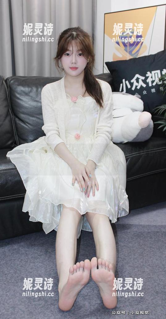 小众视觉-兰兰 小众视觉 - 兰兰的美图:美脚,足以让你顿时失去理智