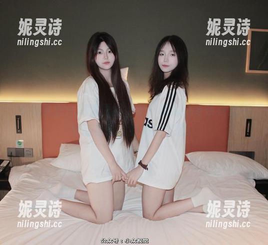 小众视觉 - 高清原图，乍一看像小薯条在拍妹妹的自拍，有种熟悉感。