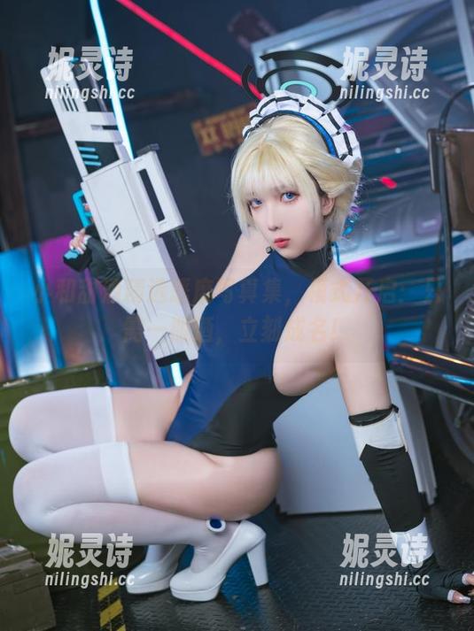 小和甜酒精选恶魔写真集，模式开启：只需一瓶酒，立刻成名！