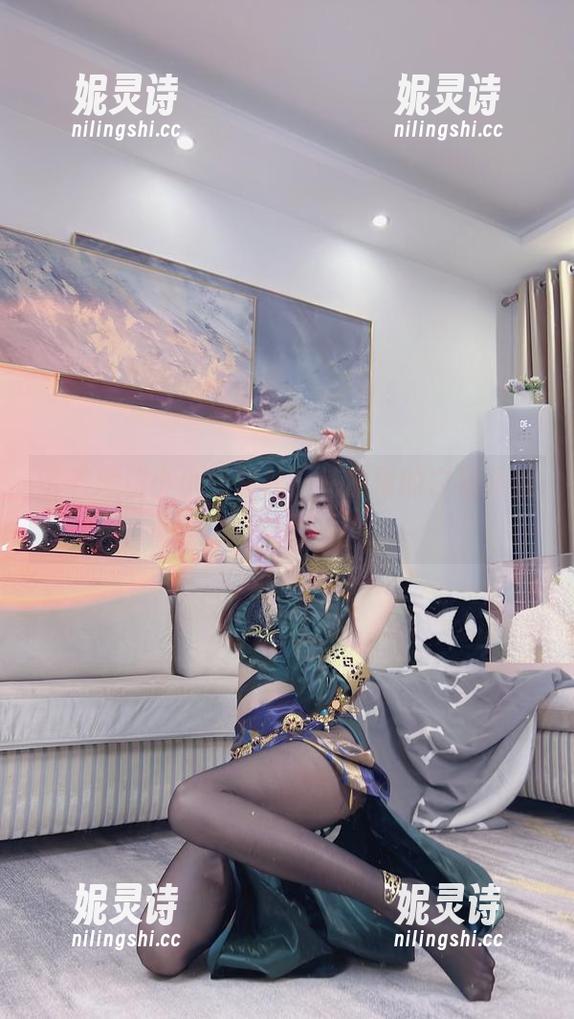 试着理解小小奶瓶儿，私房里的白裙儿情愫