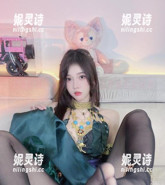 小小奶瓶儿 网盘惊现!小小奶瓶儿的白开水毛衣作品,值得一看!