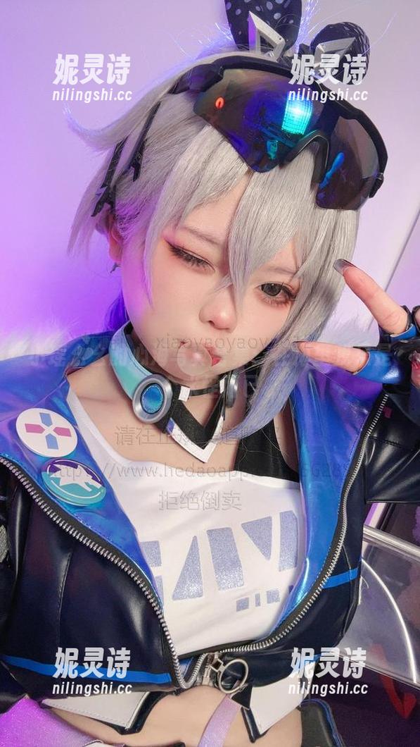 小瑶幺幺 小瑶幺幺的心海写真合集:在海里我只是个水怪而已