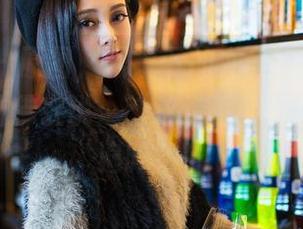 推女神 - 原图，眼镜下的尤美Yumi，她的眼神仿佛在说：“这造型我可以再来一遍吗？”