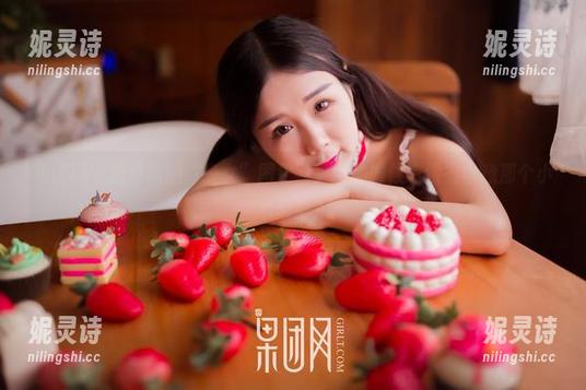果团网-陈秋雨 果团网 - 陈秋雨的“少女”图包,更新的时候有没有留意那个小心思呐?