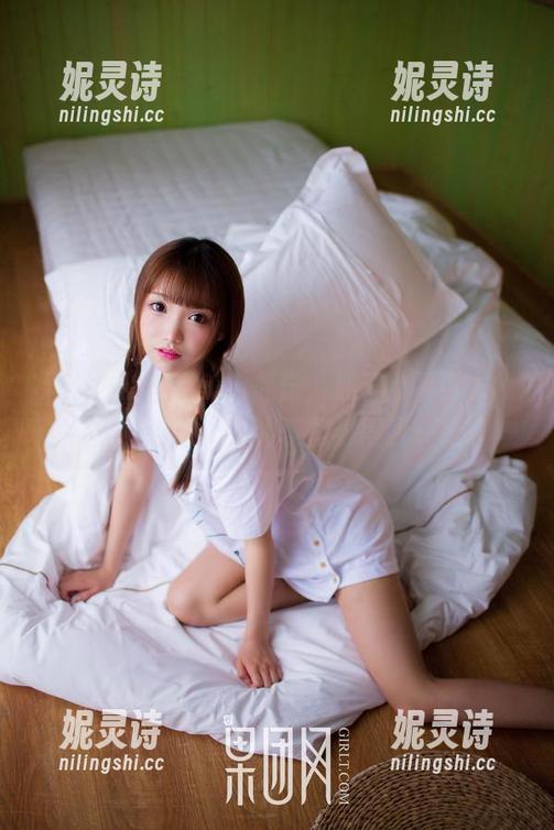 果团网，作品美人起床，加了点不可方物的味道，图片里的表情看得我一怔。