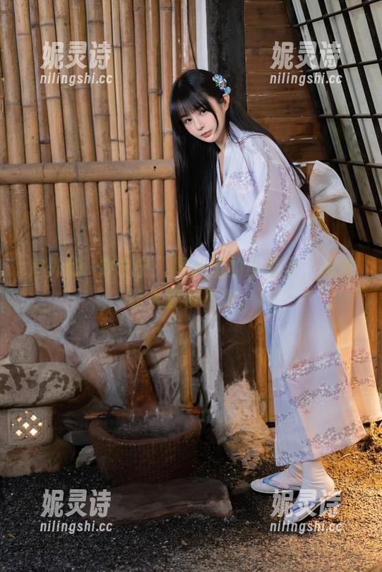户外的桜井宁宁：图片里的小情景，总是让人忍俊不禁。
