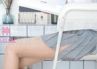 梦丝女神 - 晓晓的海边假期：高清图集，你能找到最奇怪的表情吗？