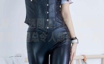物恋传媒 - 精选图集：Elise的毛衣没啥特别，但总令人想要捏一把！
