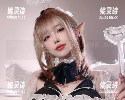 狐洛洛子 妈呀,这拘束银狐的图片真是让人心里挠痒痒,狐洛洛子的眼神又撩人又深邃。