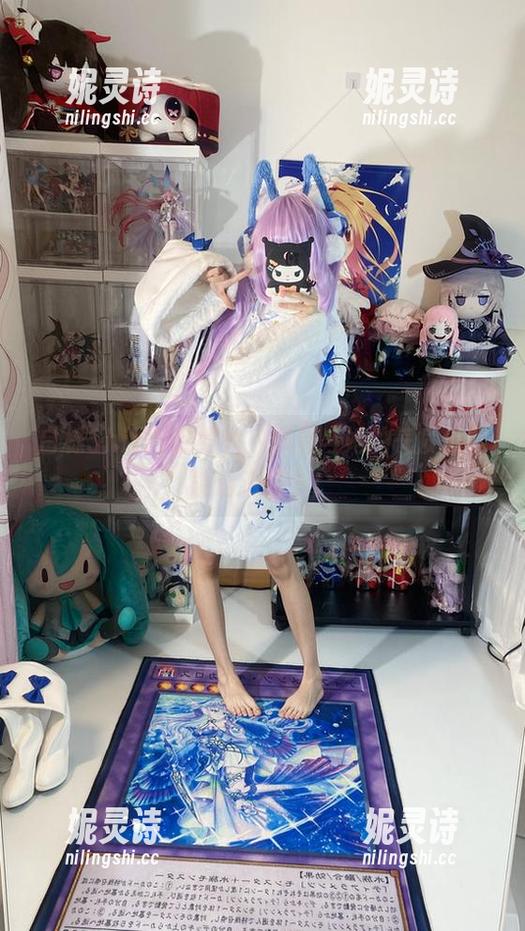 白栎Shirly的照片，制服与她的气质怎么能这么搭？！