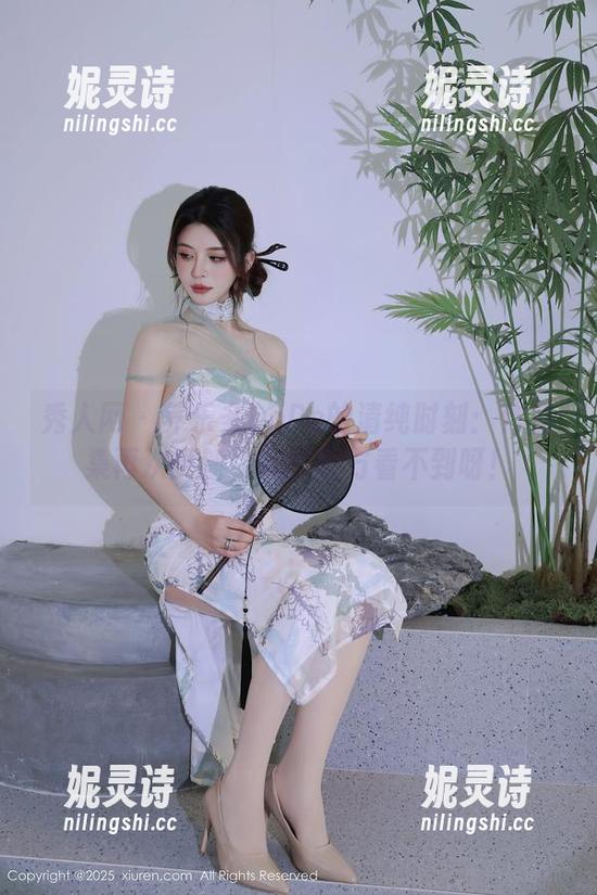 秀人网 - 养乐多DoDo的清纯时刻：作品集再次更新，别的地方看不到呀！