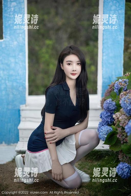 秀人网 - 一套水手服，双笙Alina版写真秀，能不红吗？