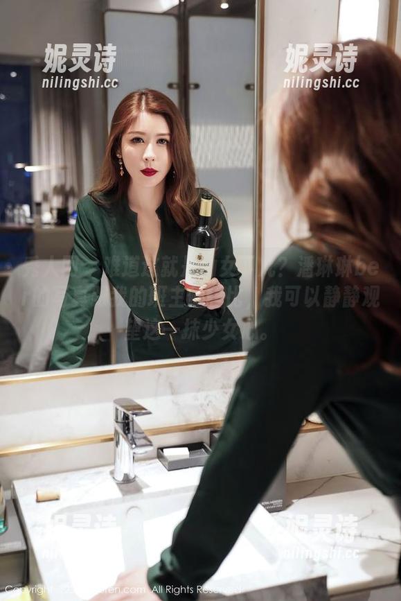 秀人网-潘琳琳ber 秀人网 - 难道这就是仙女下凡?潘琳琳ber的写真跟我的班主任一比,我可以静静观望这一抹少女心。