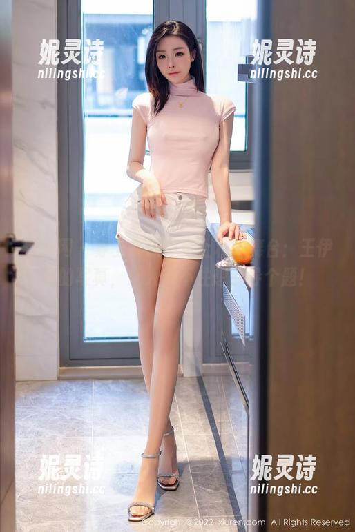 秀人网-王伊纯 秀人网 - 穿上棉袜,走上私拍舞台:王伊纯的写真,让人忍不住想引导个题!