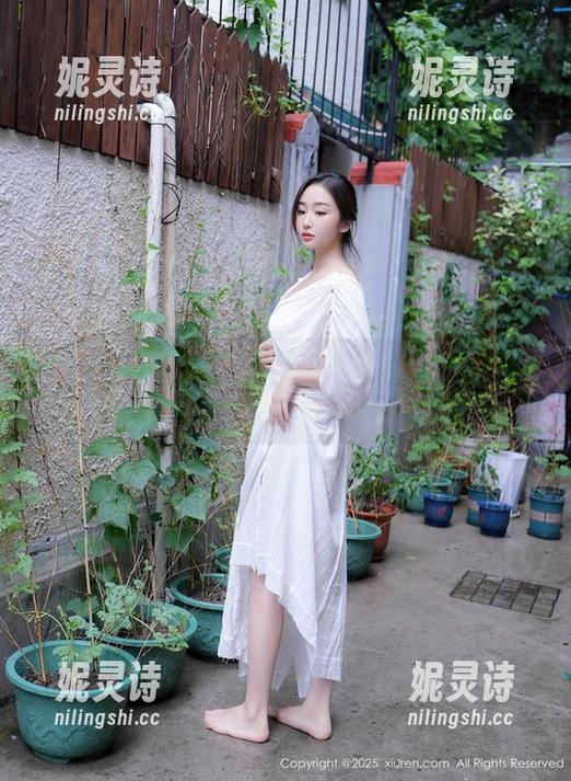 秀人网 - 谁敢说王曼柔的泳衣写真全集无趣？我不信！
