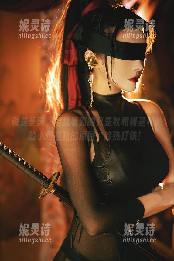 秋和柯基 说是圣诞,但我看到的只是秋和柯基和他的小柯基狗的原图,趁热打铁!