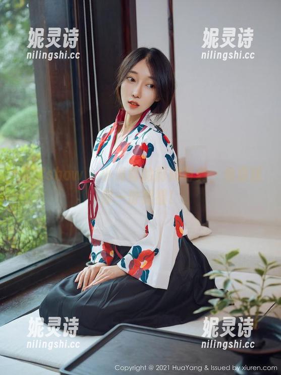 花漾show - 小海臀的厨娘写真，免费送你一份眼福！
