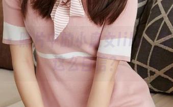 蜜桃社 - 照片中的小魔女lily，怎么可以这么自信？