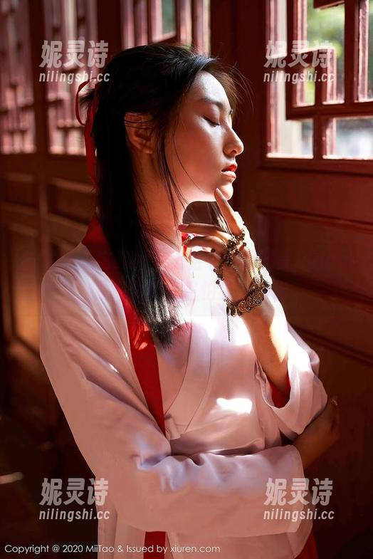 蜜桃社 - 这红裙，美图中的缇娜美Tinami，看得我有点害怕灵魂出窍。