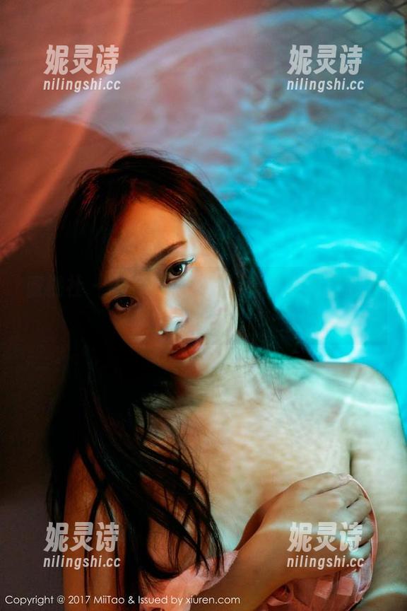 蜜桃社 - 短裤不短，美绪亮出她的高清大片隐秘