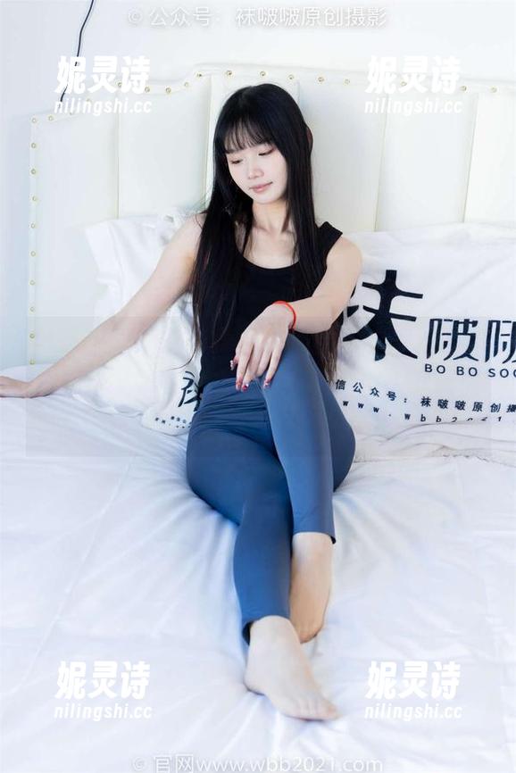 袜啵啵 - 小安的美图中裸足的清新，哎呀这精选是哪个眼光独到的，看得人蠢蠢欲动。