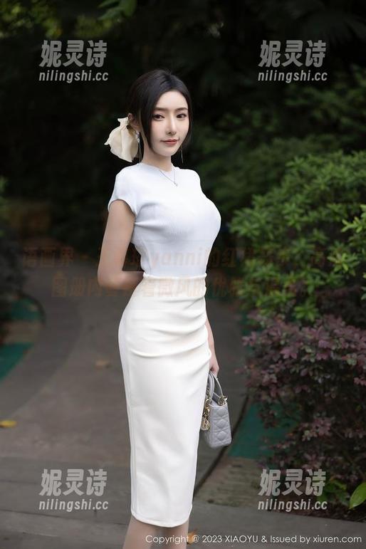 语画界-王馨瑶yanni 语画界 - 王馨瑶yanni的红裙舞步,高清图册内蔓延着微风的优雅与温柔。