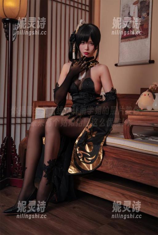 体操服全集上线！轩萧学姐的照片教你：原来有个姑娘抬腿这么优雅！