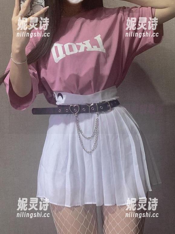 微密圈 - 陈佩奇穿校服：当美图和创意资源相遇，谁胜出？